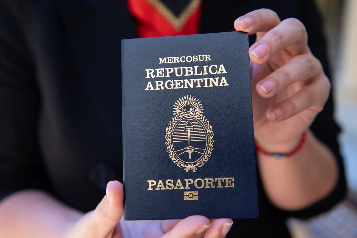 Ponen en marcha un plan de atención para garantizar la entrega de pasaportes