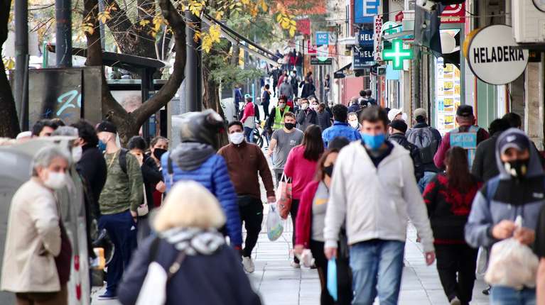 La Plata anunció que dejará de ser obligatorio el barbijo