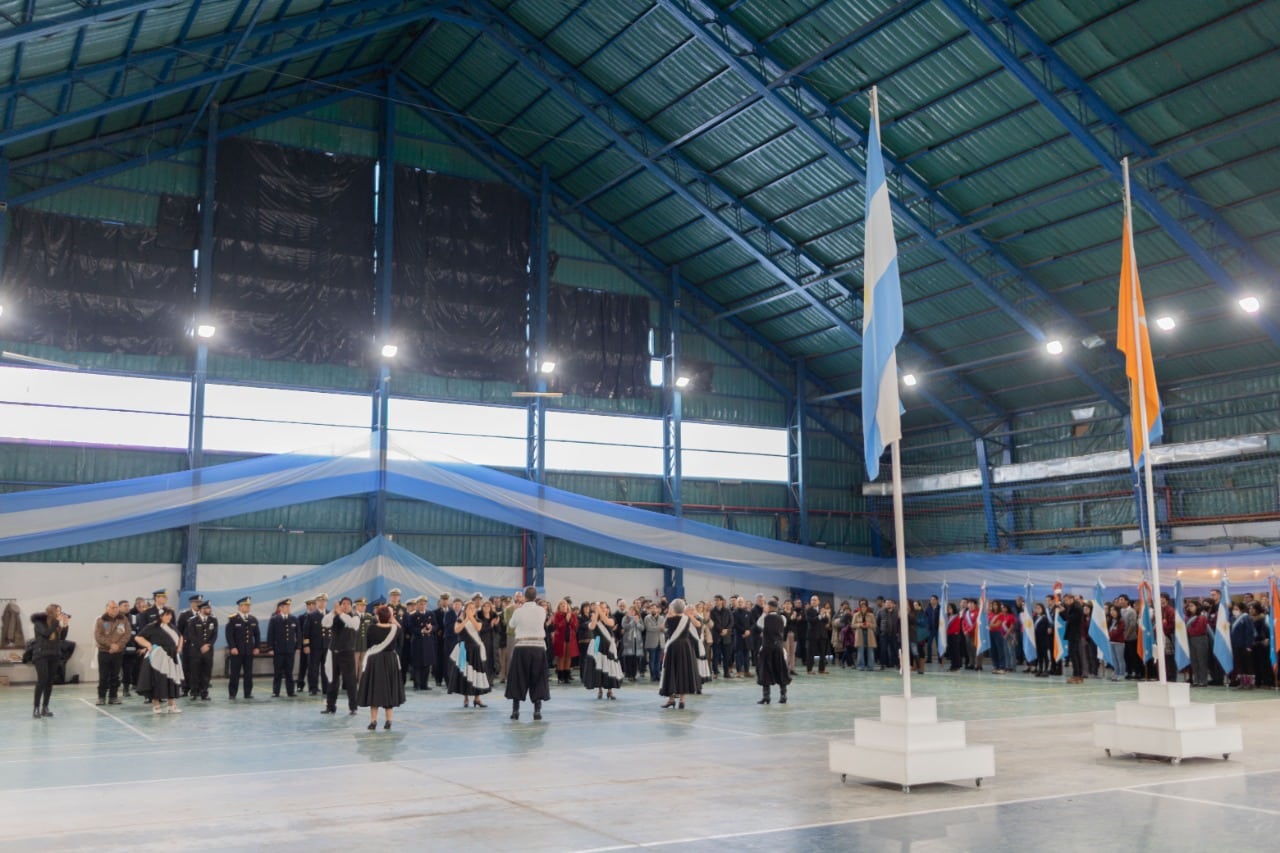 Melella encabezó el acto por el Día de la Independencia en Ushuaia