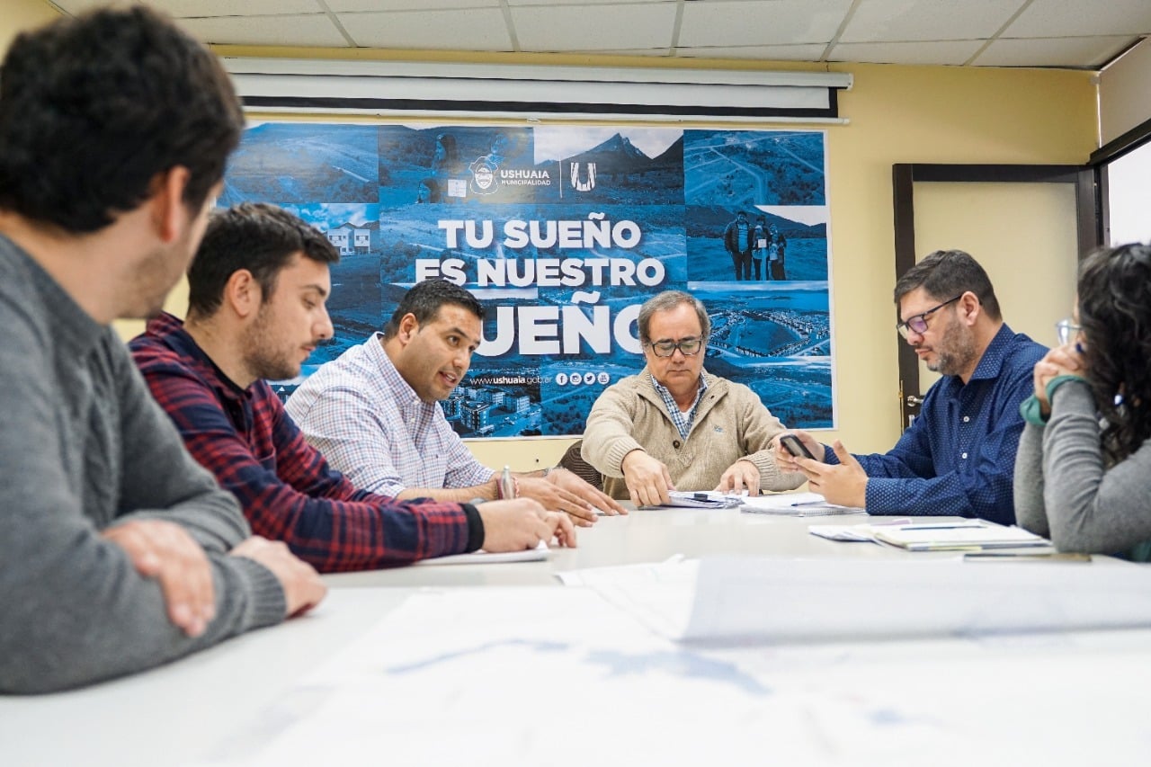 Avanza con un Plan Director de Obras de agua y cloaca para barrios de la zona alta de Ushuaia