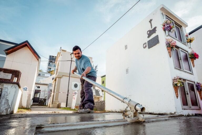 Realizan trabajos de mantenimiento en el edificio del cementerio