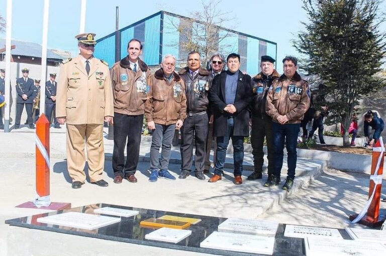 Tolhuin celebró sus 50 años con acto y desfile