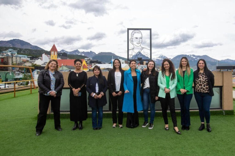 La intendenta de Quilmes, Mayra Mendoza visitó la Casa de la Mujer