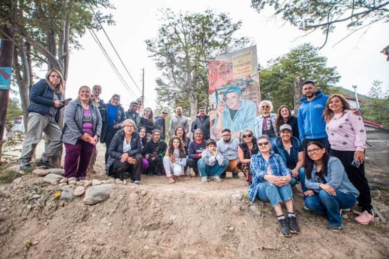 Inauguran el mural en homenaje a Andrés Borrego