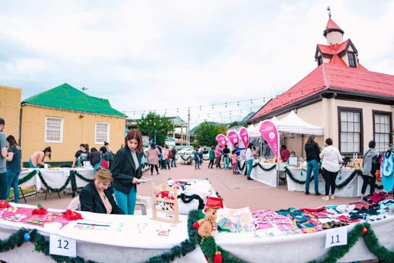 La primera jornada del Paseo Navideño tuvo gran presencia del público