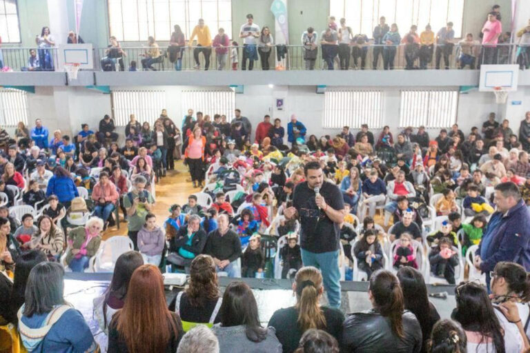 Vuoto junto a 300 chicos y chicas cerraron el el programa “Hábito Lector: Cocineritos, cuentos y relatos”