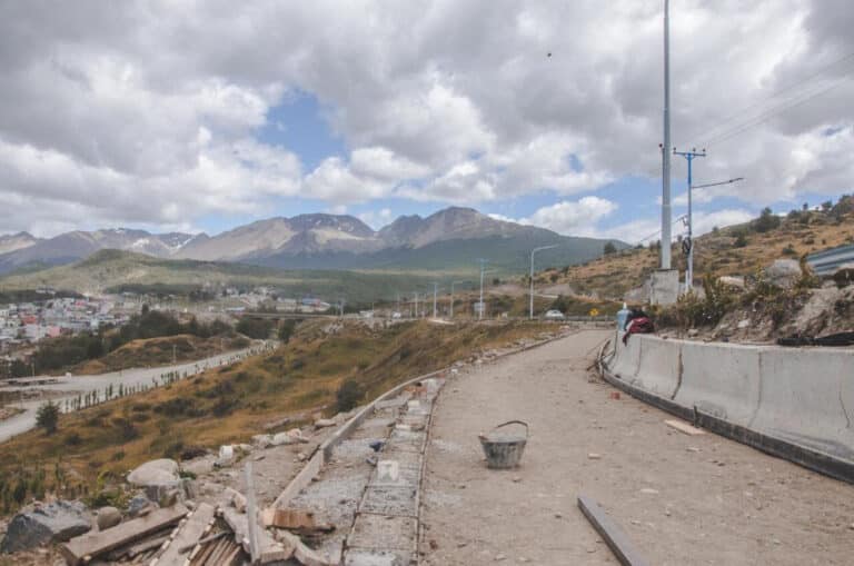 Avanza la construcción de la Bicisenda «Pensar Malvinas» en Ushuaia