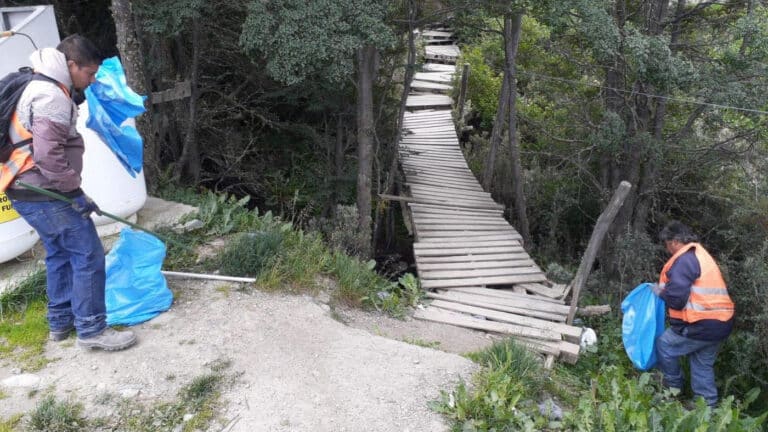 Realizan una jornada de limpieza del Arroyo cercano a la Isla Redonda