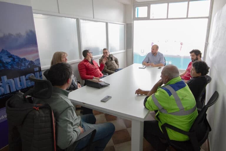 Municipalidad firmó un convenio con las gomerías de la ciudad