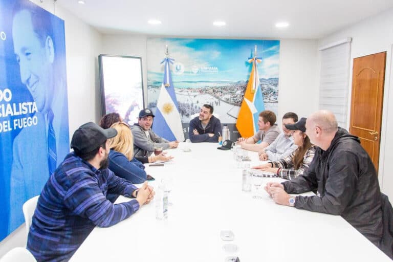 Vuoto se reunió con la Asociación Motociclista Ushuaia