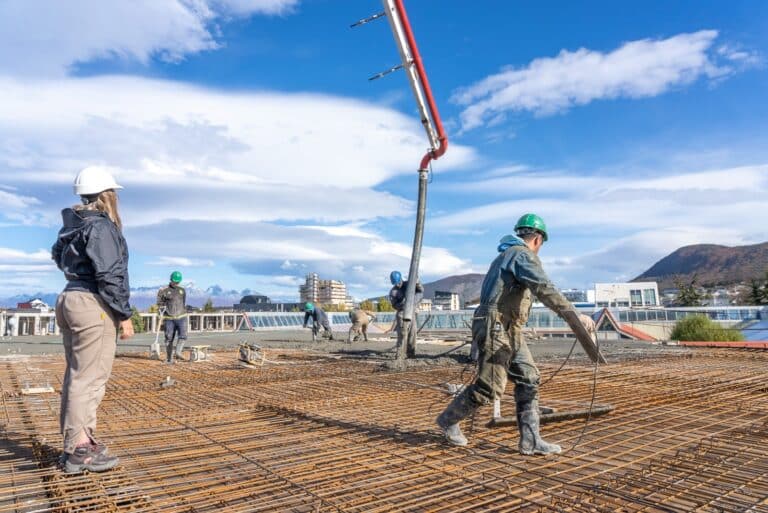 Finalizó el último hormigado en la obra del Hospital de Ushuaia