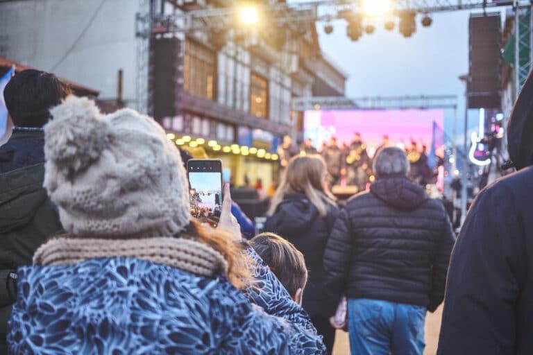 Destacan la participación del público en los eventos de la Noche Más Larga