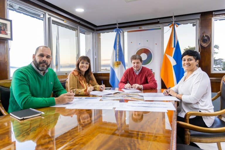 Gobierno construirá tres escuelas técnicas profesionales