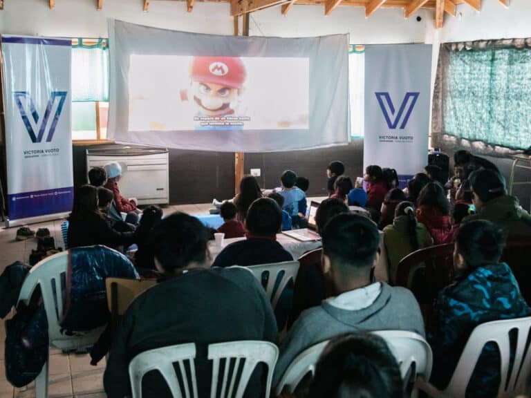 “Cine en mi barrio” dio inicio en el barrio Kaupen