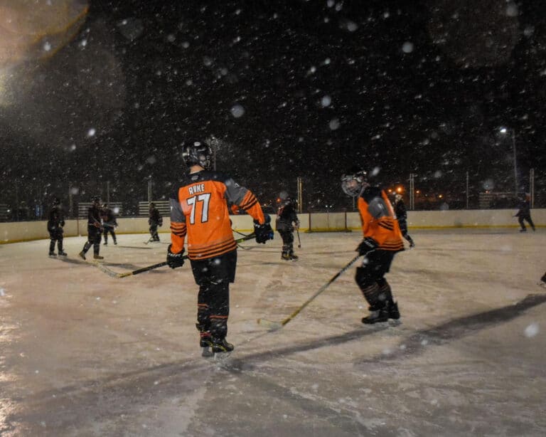 Deportes de la Nación asistió a la Copa Fin del Mundo de hockey sobre hielo