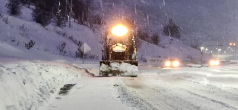 Operativo de emergencia de despeje de nieve