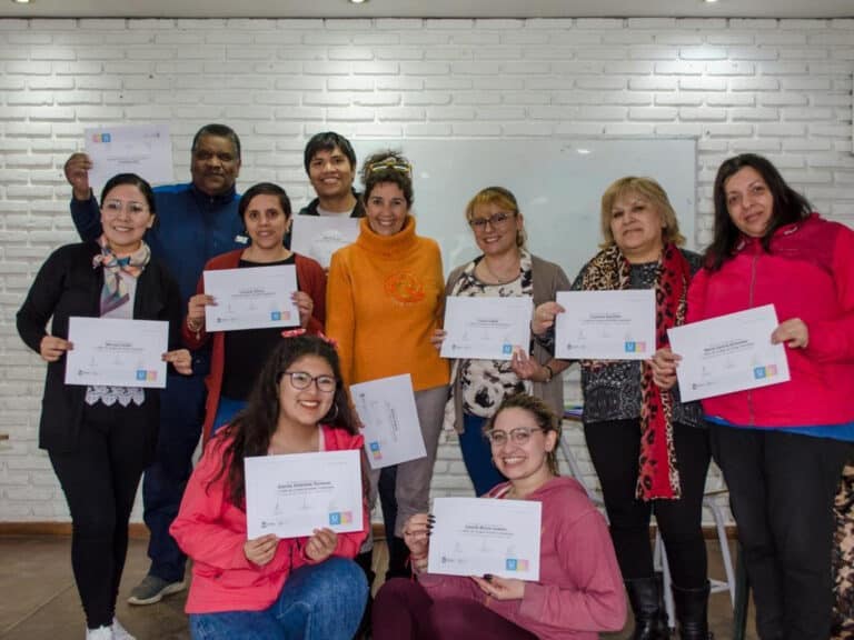 Nuevos egresados del curso de Lengua de Señas