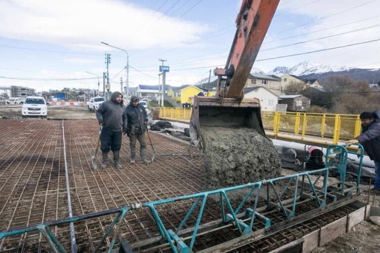 Se hormigonó la doble mano del puente sobre el Arroyo Grande