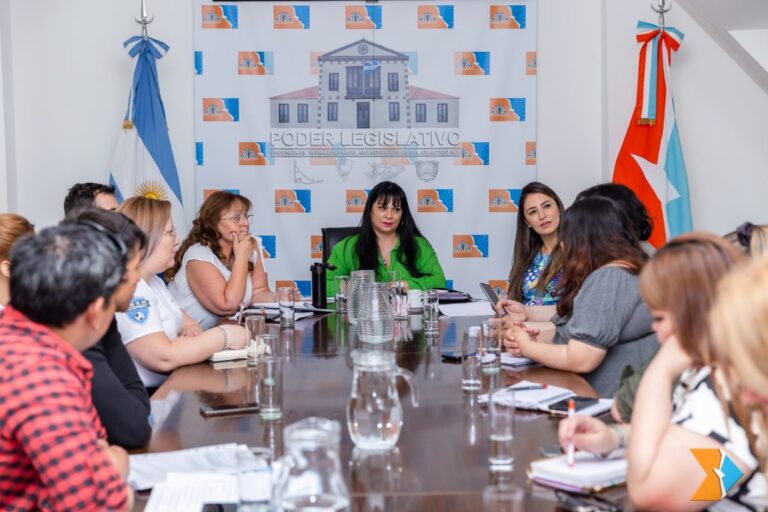 Mónica Acosta y Laura Colazo apoyan el trabajo cooperativista