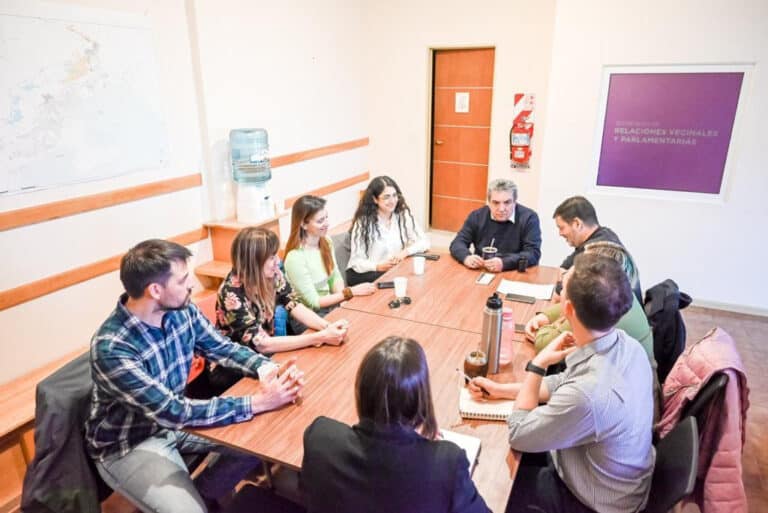 Funcionarios se reunieron con trabajadores del CADIC por la demanda habitacional