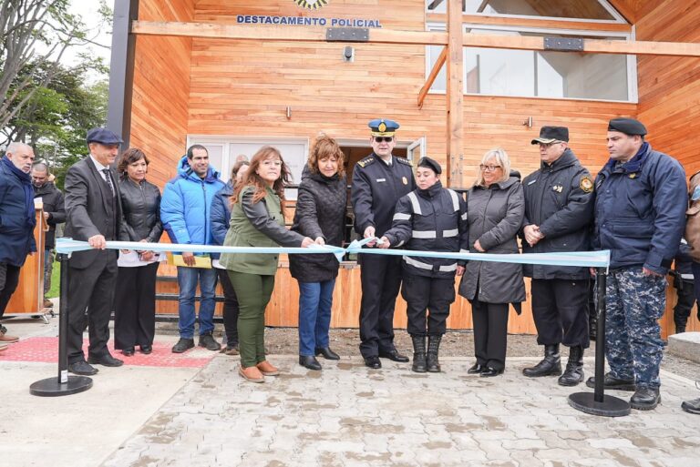 Gobierno inauguró el Destacamento Policial «Soberanía Nacional» en Puerto Almanza