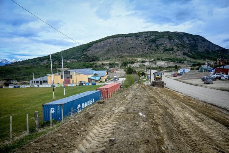 Acondicionan el acceso de un predio para los motorhomes en la ciudad