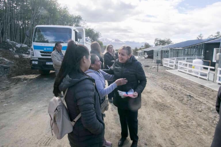 Se entregaron viviendas a vecinos del KyD