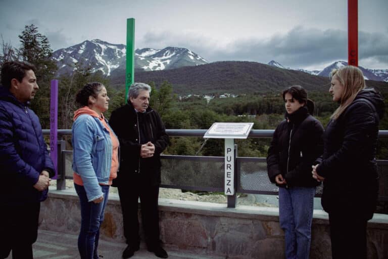 Homenaje a la joven Tania Rojas Valenzuela