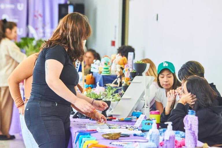 Se realizo la primera Expo Verano en la Casa de la Mujer