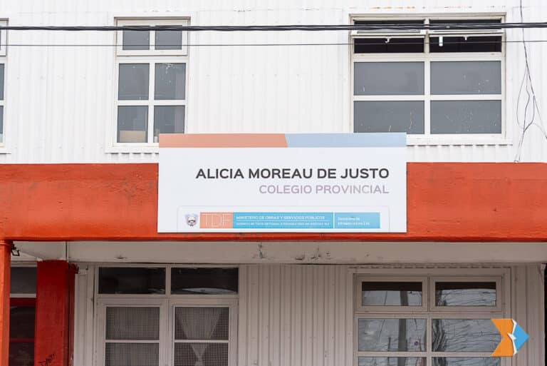 Declararon de interés provincial el 30º aniversario del colegio Alicia Moreau de Justo de Río Grande