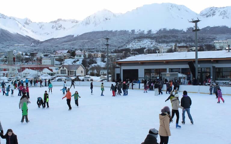 Gran apertura de la pista de hielo en Ushuaia