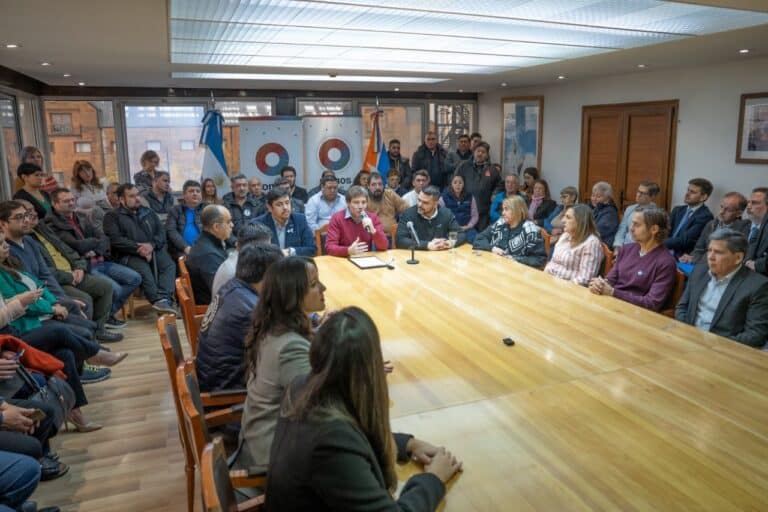 Suba del gas: El arco político fueguino respaldó el amparo colectivo presentado por el Gobernador