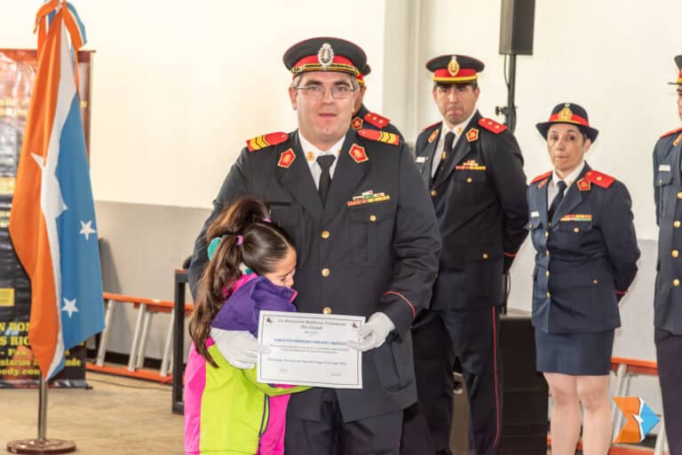 Conmemoran el día del Bombero Voluntario