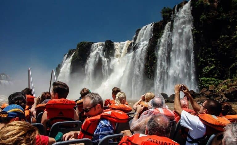 La cantidad de turistas cayó un 65% y el gasto bajó un 80% en relación al año pasado