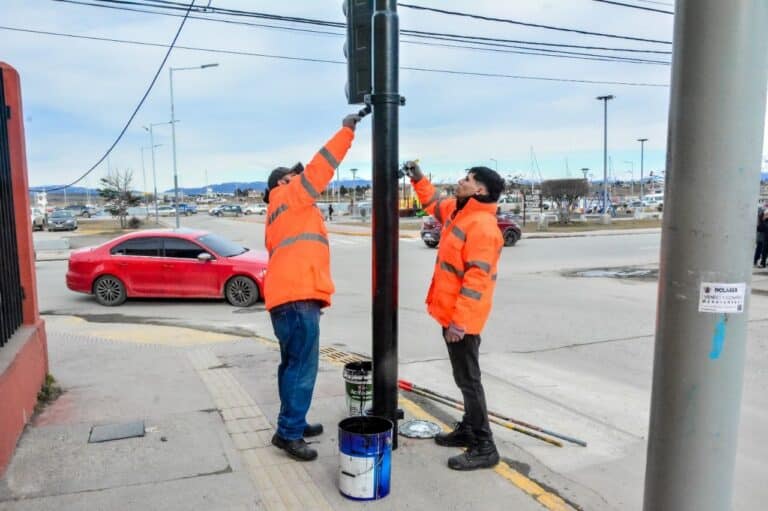 Cuadrillas municipales realizan la puesta en valor de distintos espacios de la ciudad