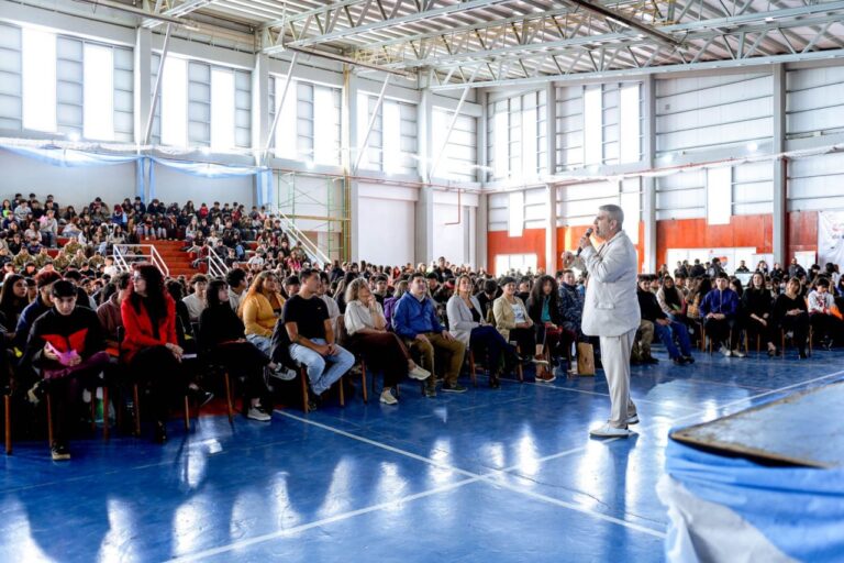 «Nos reunimos para reflexionar juntos qué tipo de escuela queremos»