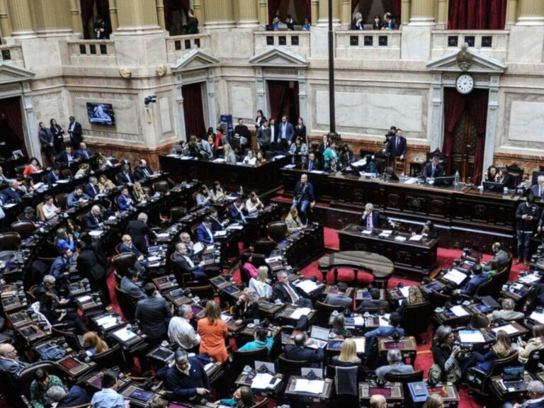 Se pospuso la sesión en Diputados para limitar los poderes de Milei