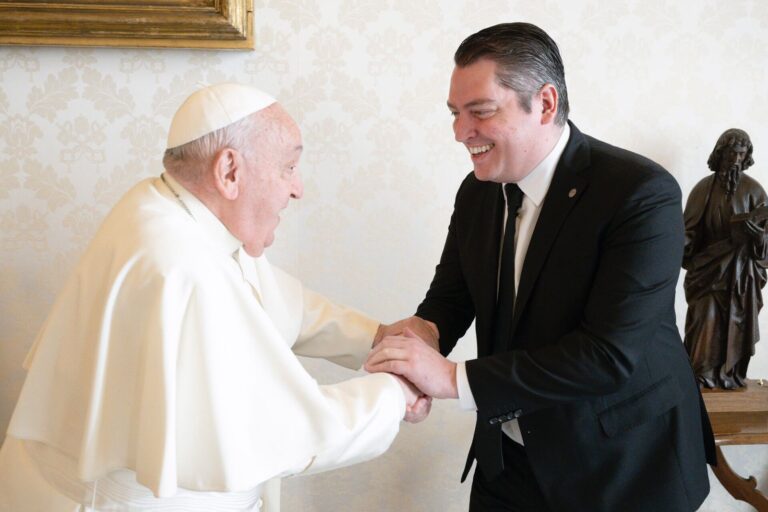 Martín Perez fue recibido en una audiencia privada por el Papa Francisco