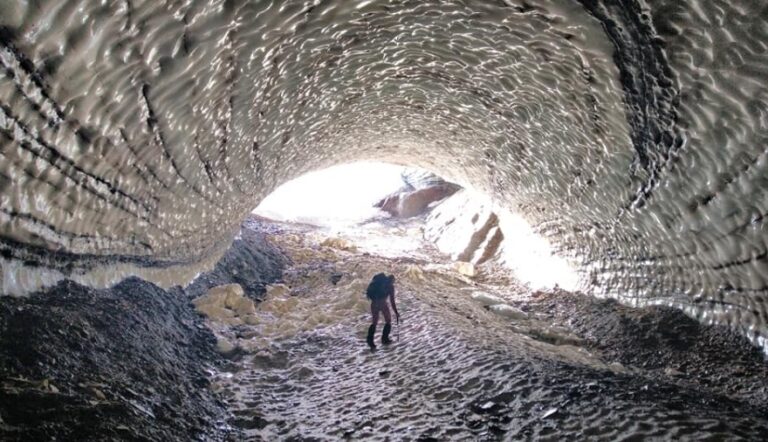 Advierten sobre el riesgo de transitar en zonas de glaciares